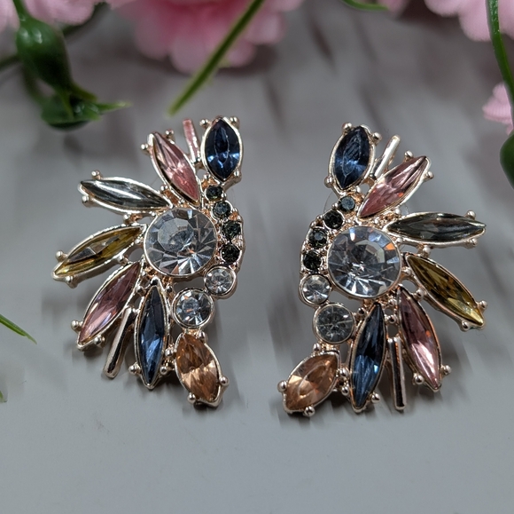 Bright And Fun Art Deco Style Vintage Crystal Stud Earrings - Picture 2 of 4